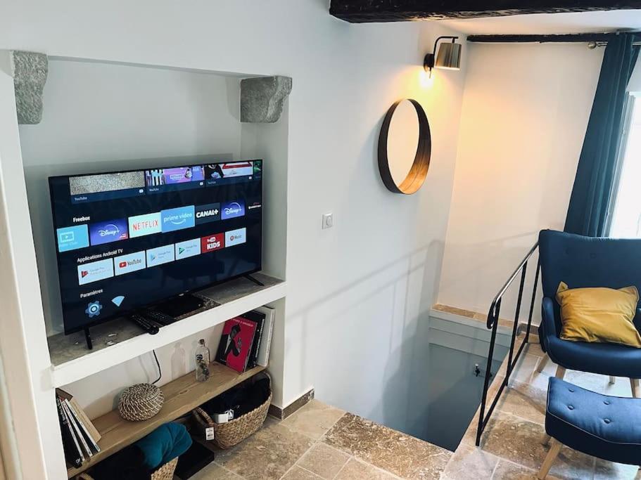 Triplex De Saint-paul Free Public Parking Apartment